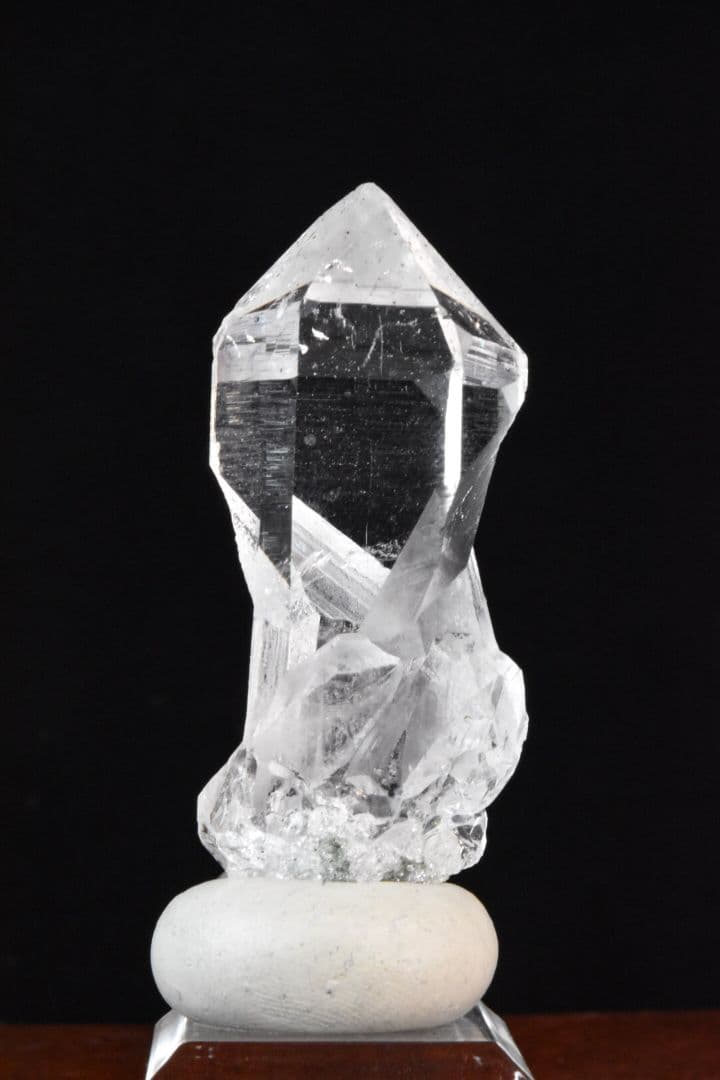 インド マニハール産 アナテース付き剥離痕の美しいクリアポイント