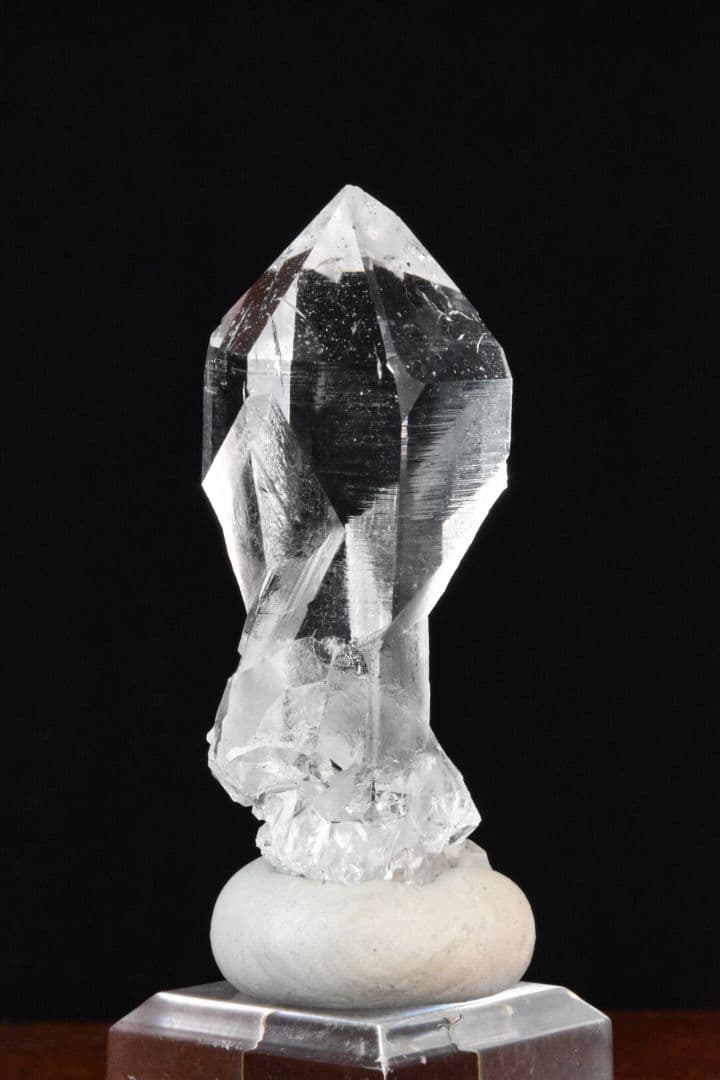 インド マニハール産 アナテース付き剥離痕の美しいクリアポイント