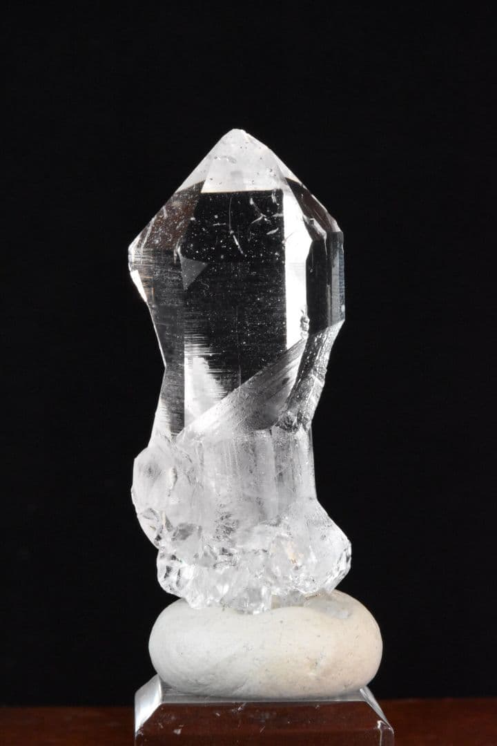 インド マニハール産 アナテース付き剥離痕の美しいクリアポイント