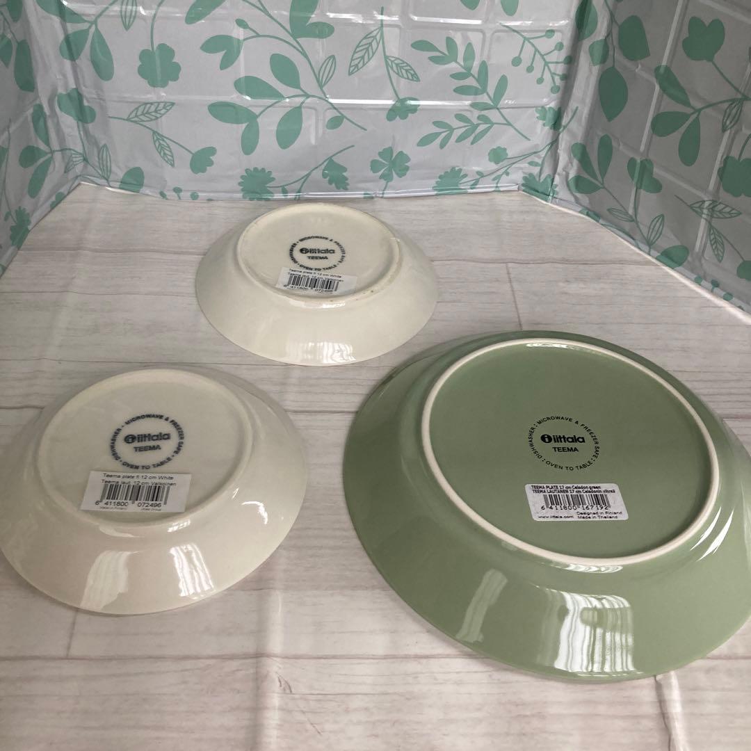 新品未使用　 Teema プレート セラドングリーン　ホワイト