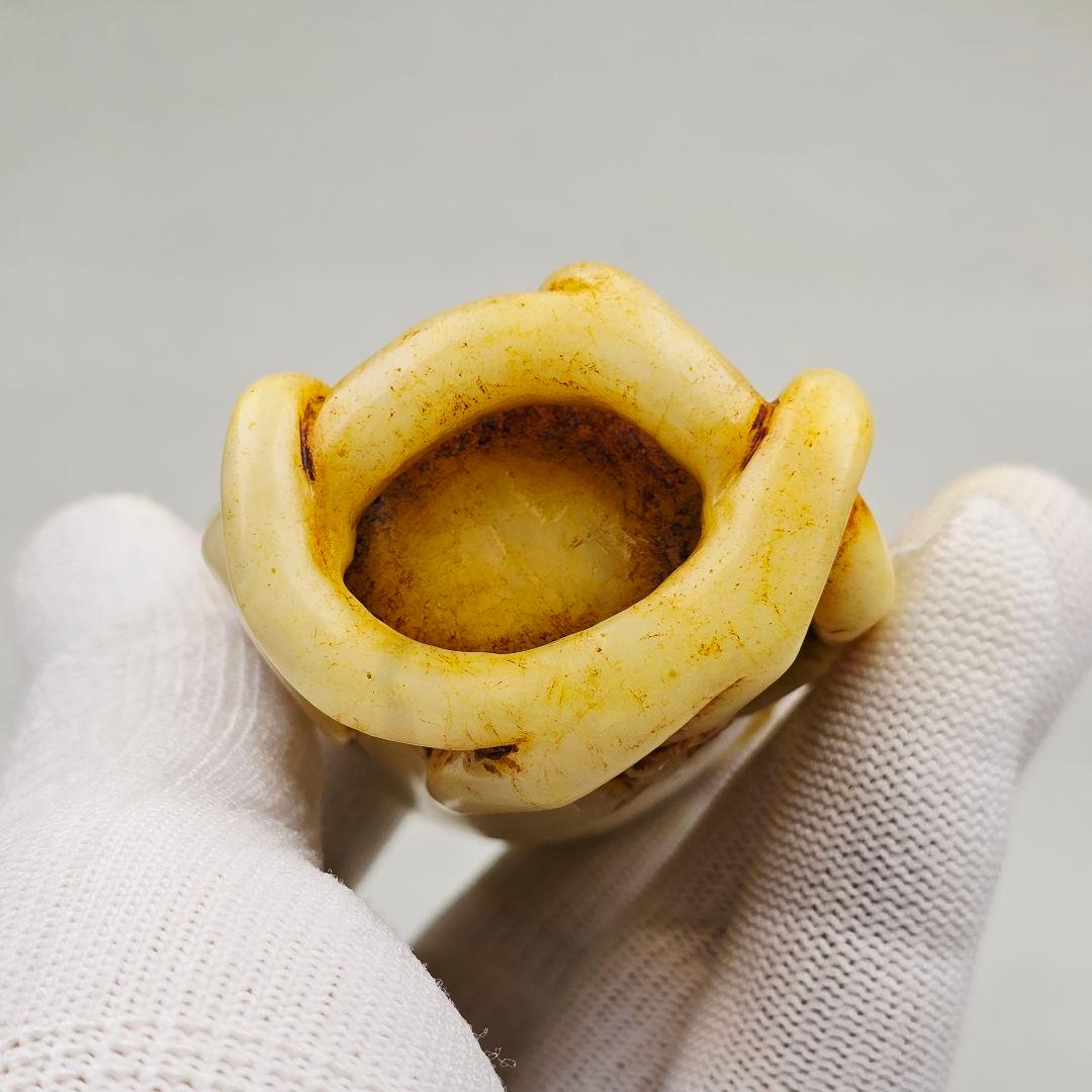 貴重 本物和田白玉 土沁 手彫 梅紋 清代 大型 鼻煙壺 薬瓶 置物 美品