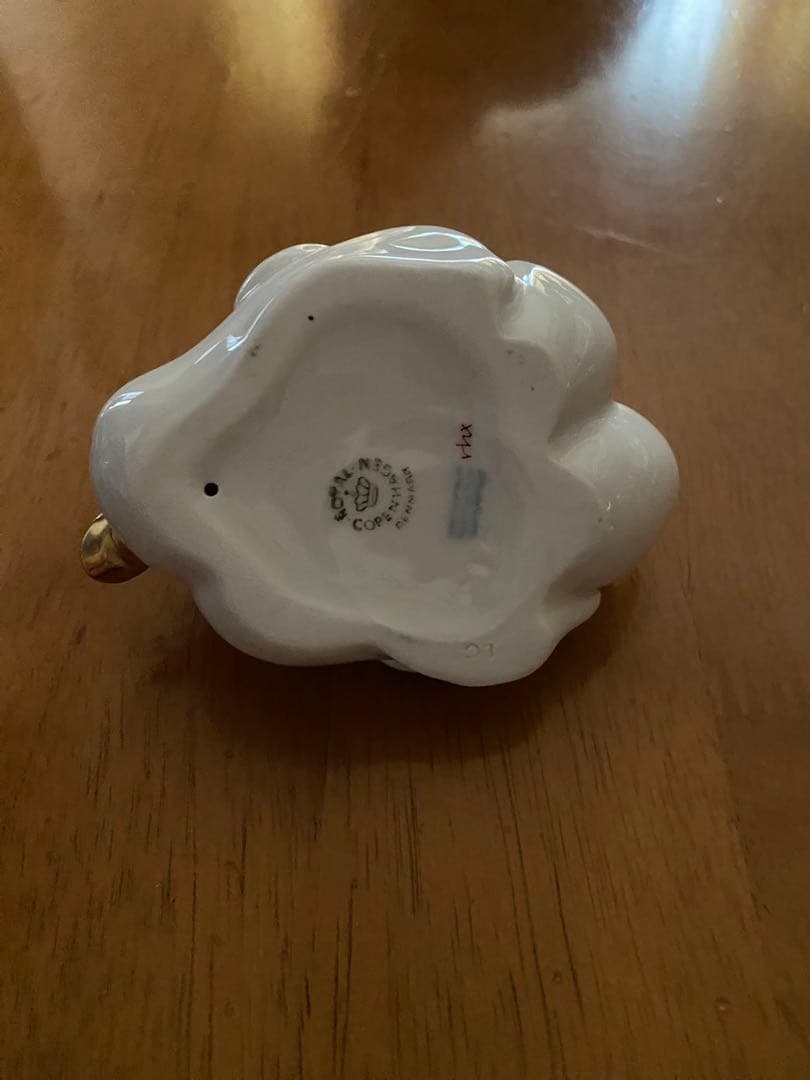 ロイヤルコペンハーゲンフィギュリンバーガンディ