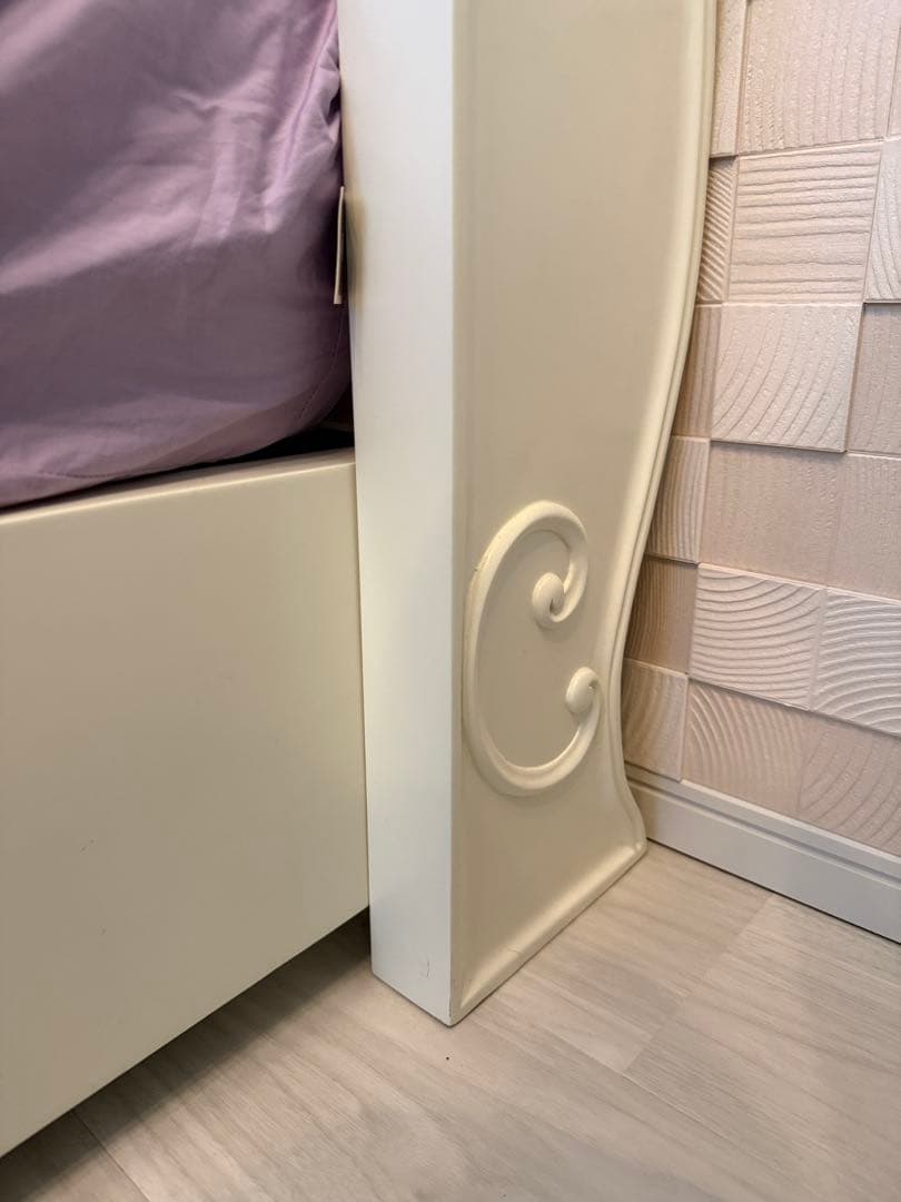 ウエストハウス・ギャラリー　ラ・シェル セミダブルベッドフレーム　ホワイト