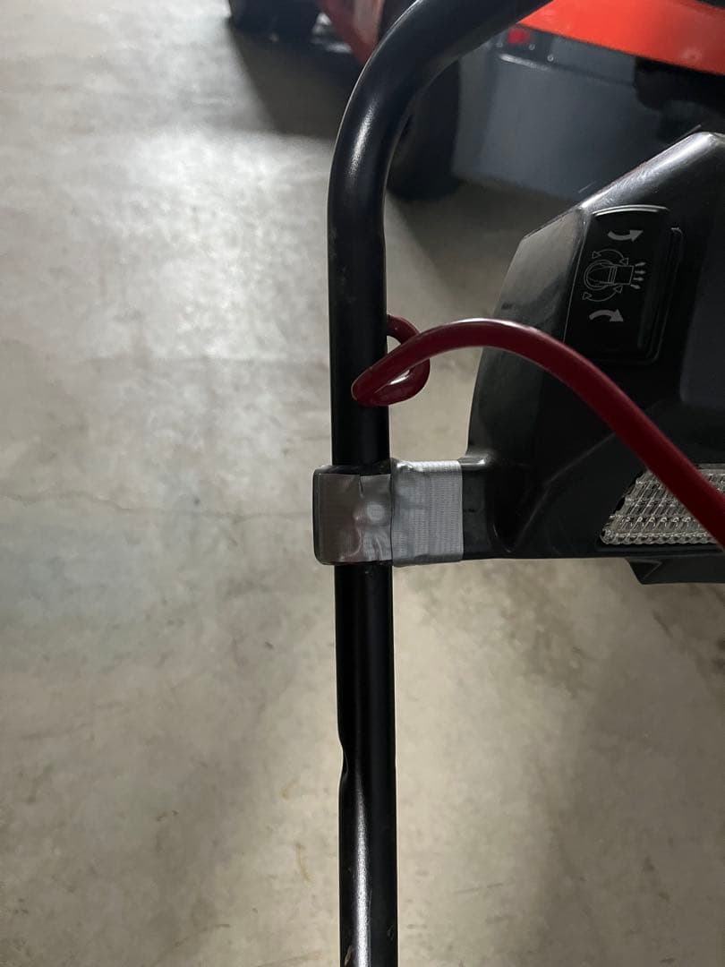 ブリッグス＆ストラットン 1222EE 小型除雪機　ガソリン7.5馬力