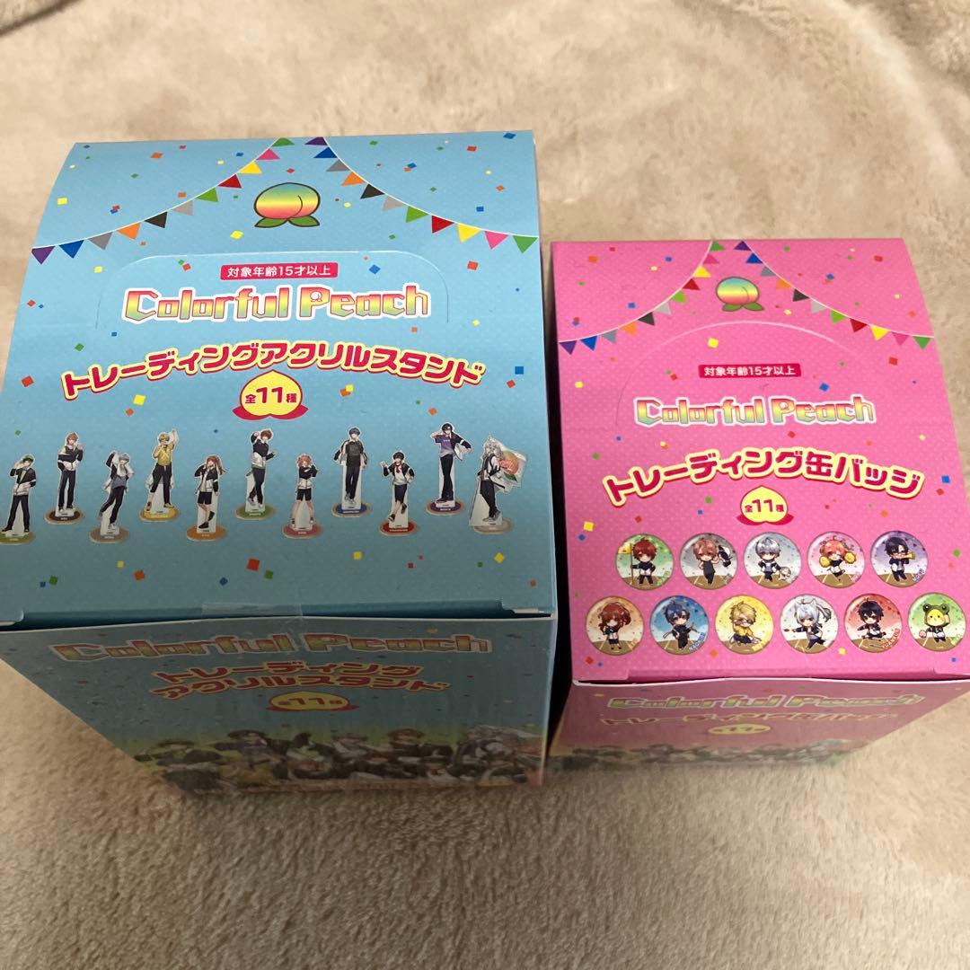 カラフルピーチ セブンコラボ アクスタ 缶バッジ BOXセット - メルカリ