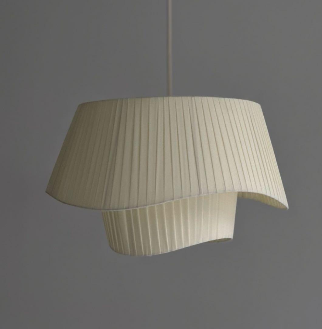 アートオブブラック　レイヤードプリーツシェード ペンダントライト アイボリー