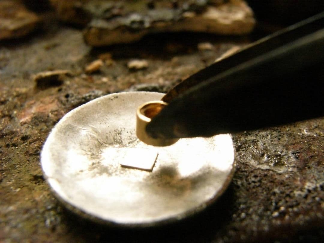 ハンドメイドつち目太陽コンチョ、シルバー925,、ゴールドk18,