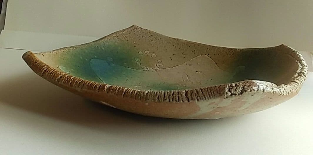 宇宙…自然を造形に造り変えた稀有な作家長倉翠子作品の 淡いグリーンがやさしい角皿