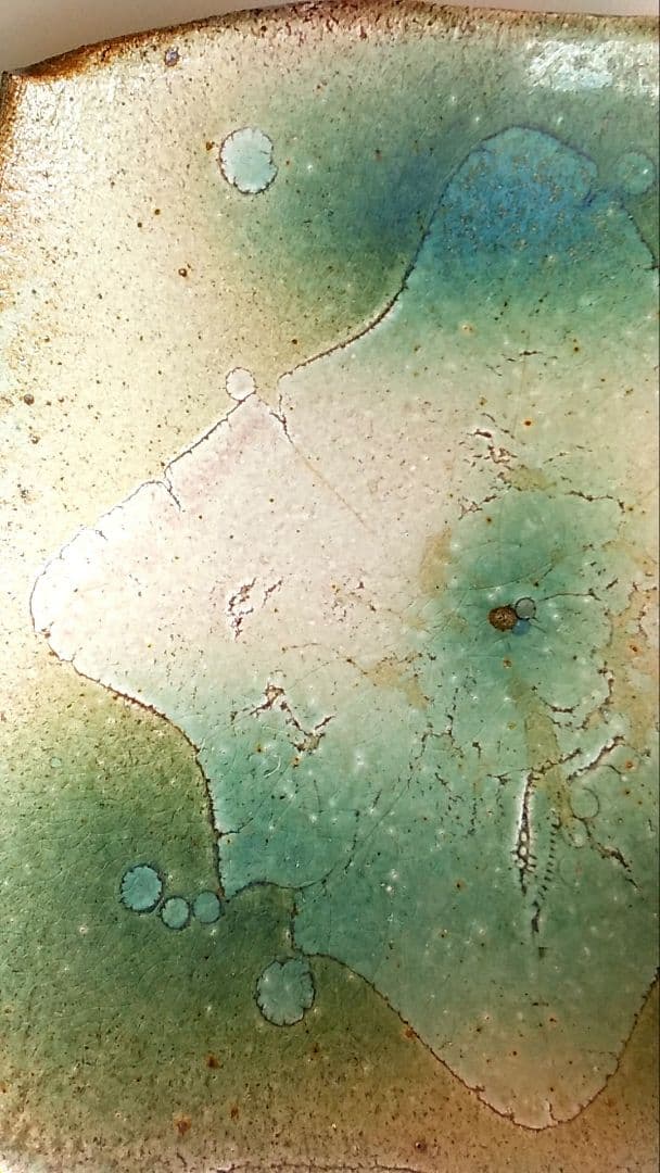 宇宙…自然を造形に造り変えた稀有な作家長倉翠子作品の 淡いグリーンがやさしい角皿