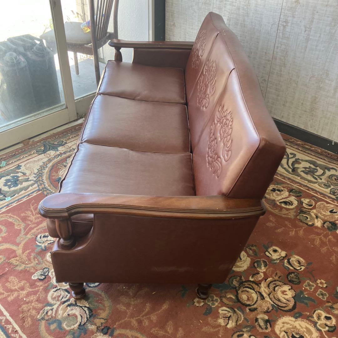 昭和レトロ オールドカリモク 古家具 三人掛けレザーソファー アームチェア 装飾