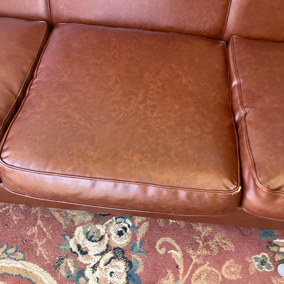 昭和レトロ オールドカリモク 古家具 三人掛けレザーソファー アームチェア 装飾