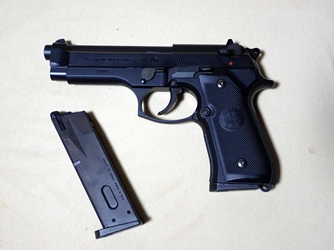 東京マルイ　ベレッタM92F　M9　ガスブローバック　予備マガジン1本付き