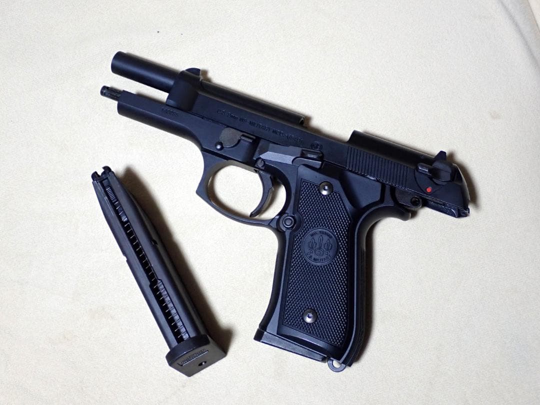 東京マルイ　ベレッタM92F　M9　ガスブローバック　予備マガジン1本付き