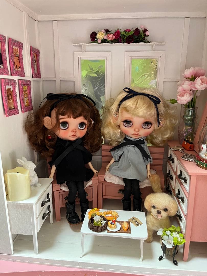 木製　ドールハウス　友達も呼べちゃう　背景にも　ゆずり　ベッド付き