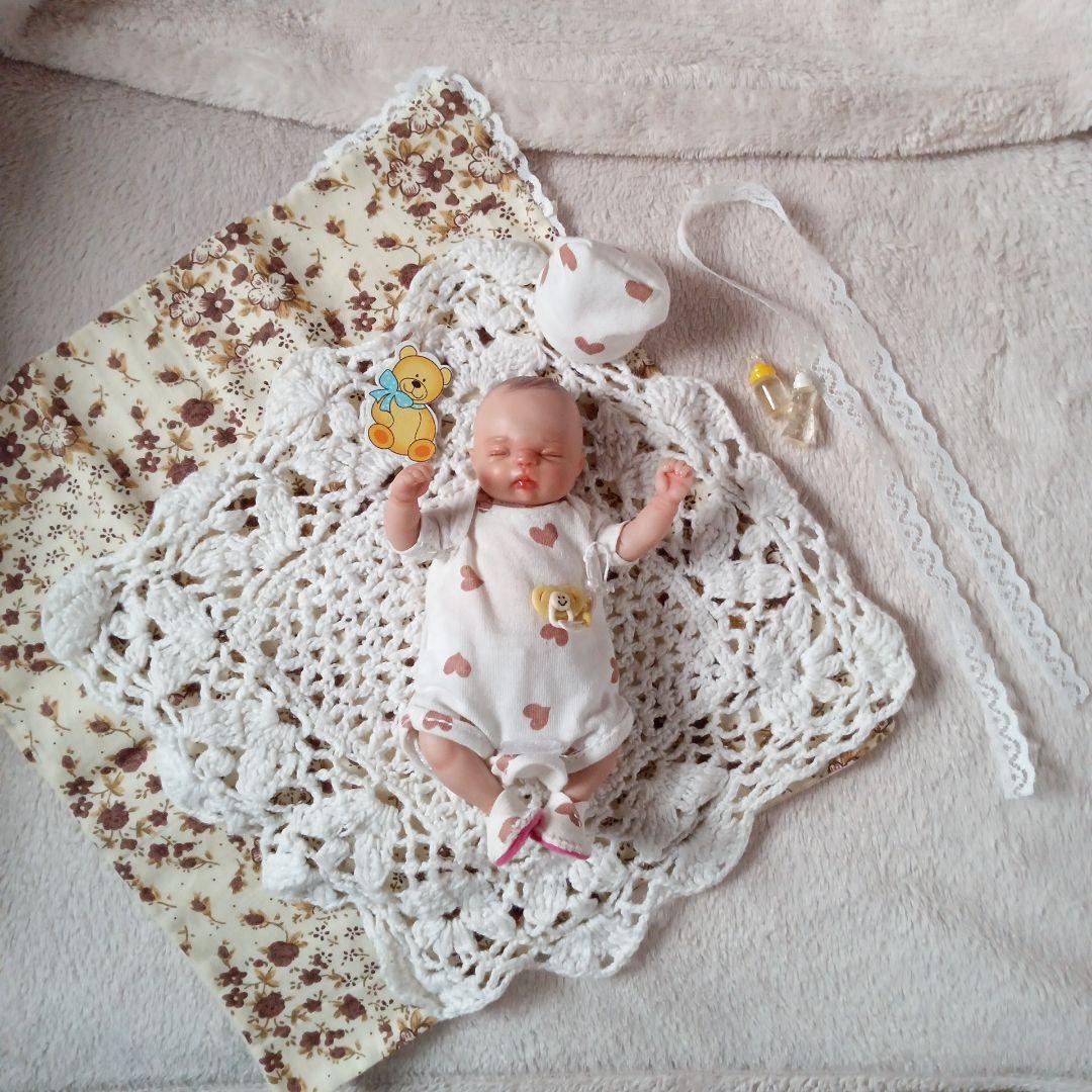 樹脂粘土 すやすやベビー✩.*˚ リボーンドール