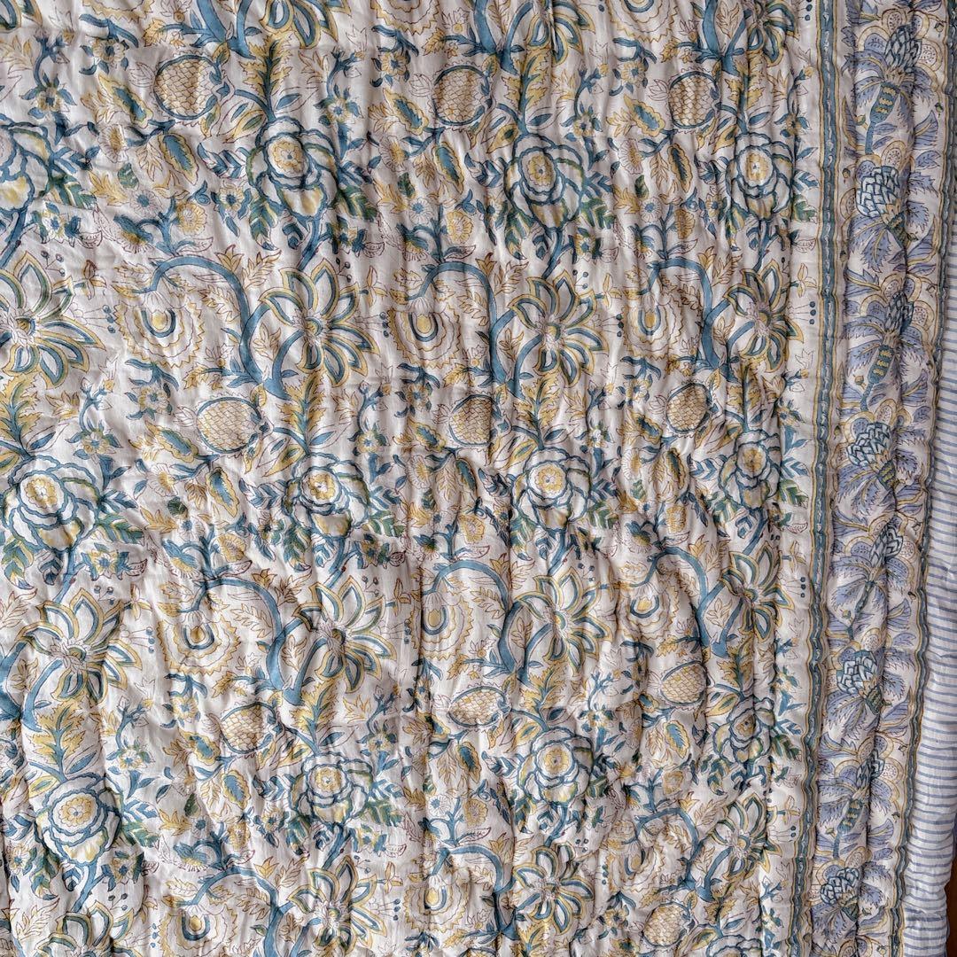 未使用※インド ブロックプリント 中綿入りベビーキルト ソフトイエロー　ラグ