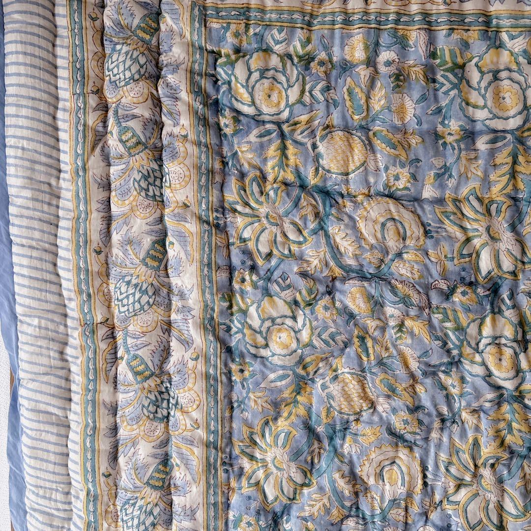 未使用※インド ブロックプリント 中綿入りベビーキルト ソフトイエロー　ラグ