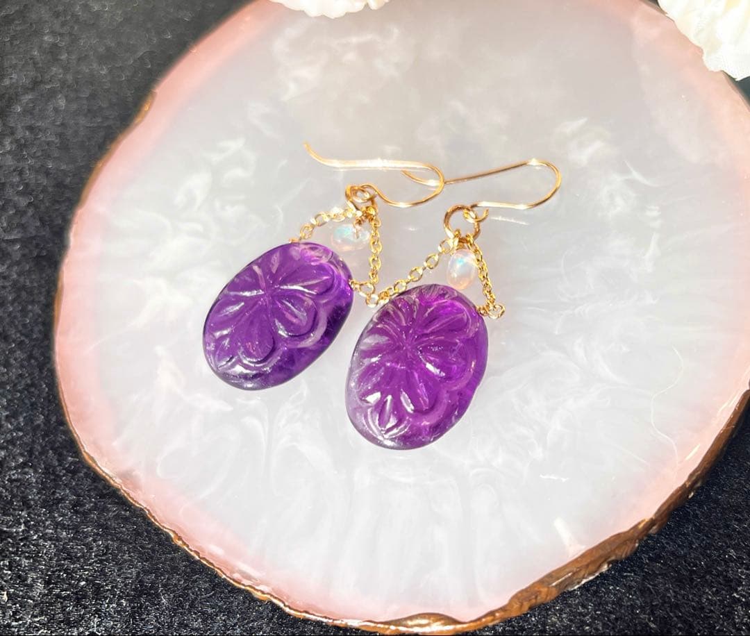 アメジストのカービングピアス