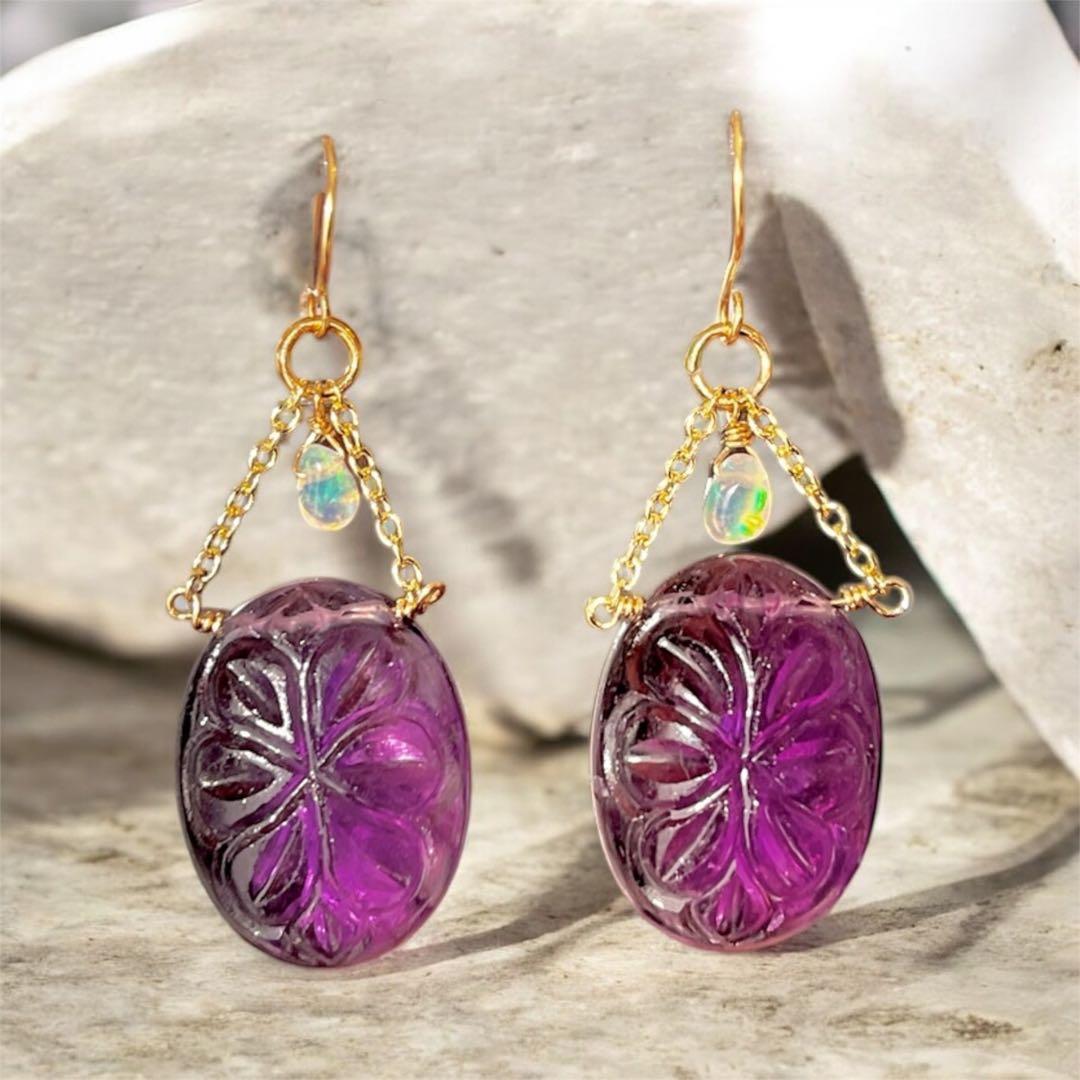 アメジストのカービングピアス