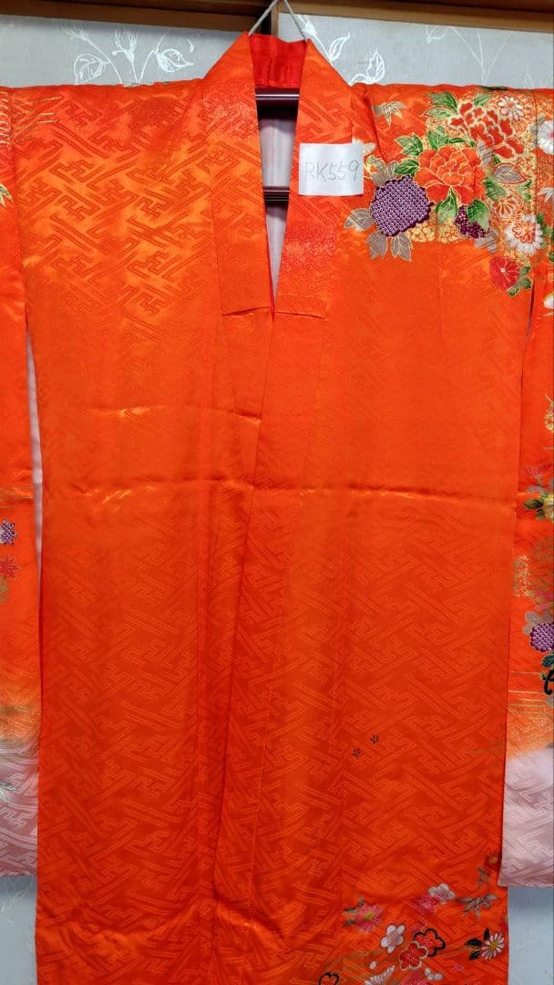 RK559子供着物四つ身7歳前後用着丈134センチ裄丈55センチ美品非常に綺麗