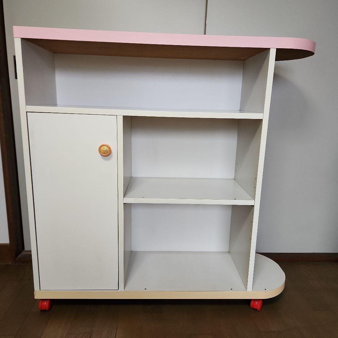 ホワイトとピンクのカウンターワゴン　昭和レトロ