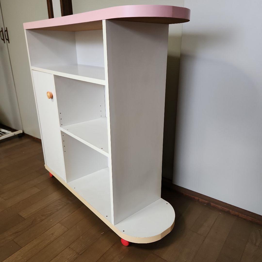 ホワイトとピンクのカウンターワゴン　昭和レトロ