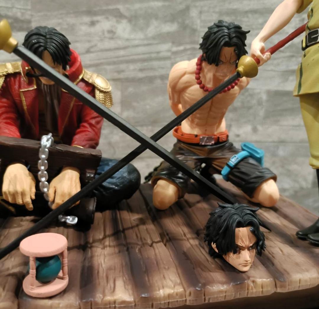 【激稀】ワンピース　ロジャー　エース　処刑台　フルセット