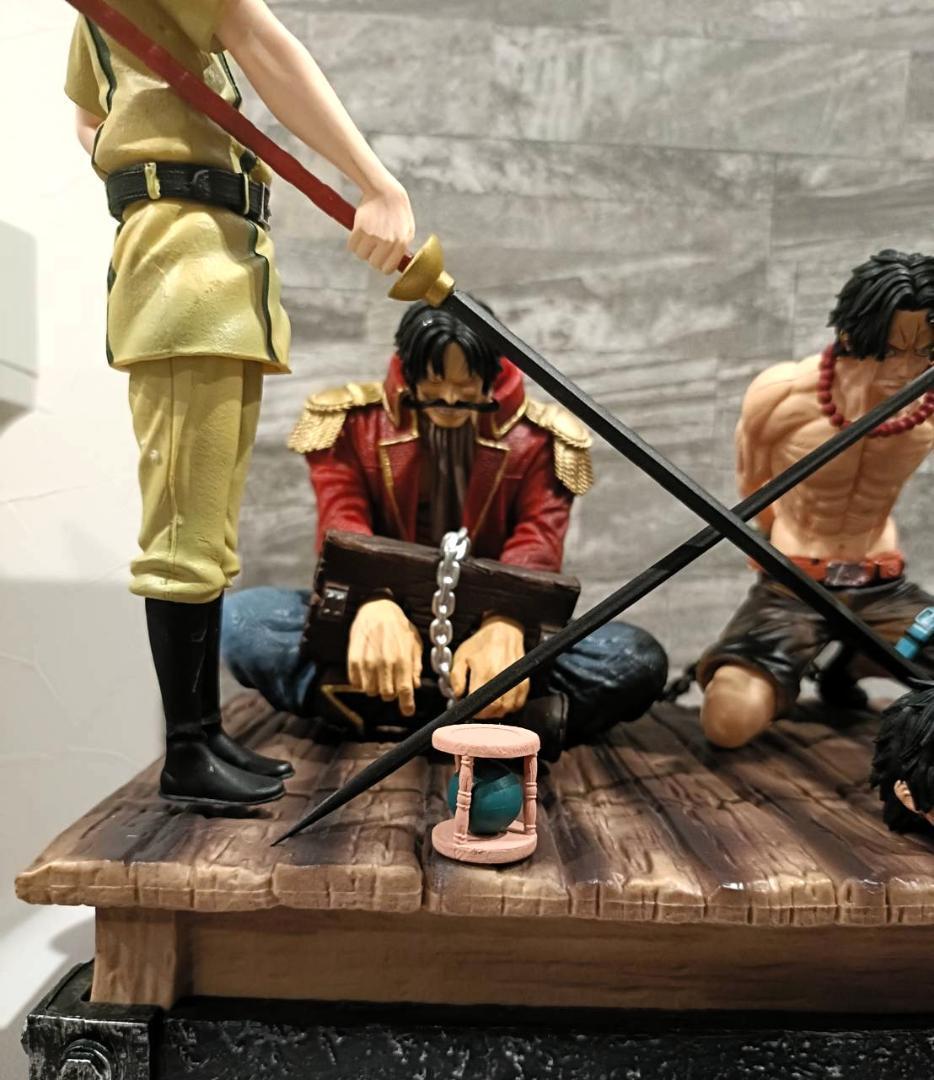 【激稀】ワンピース　ロジャー　エース　処刑台　フルセット