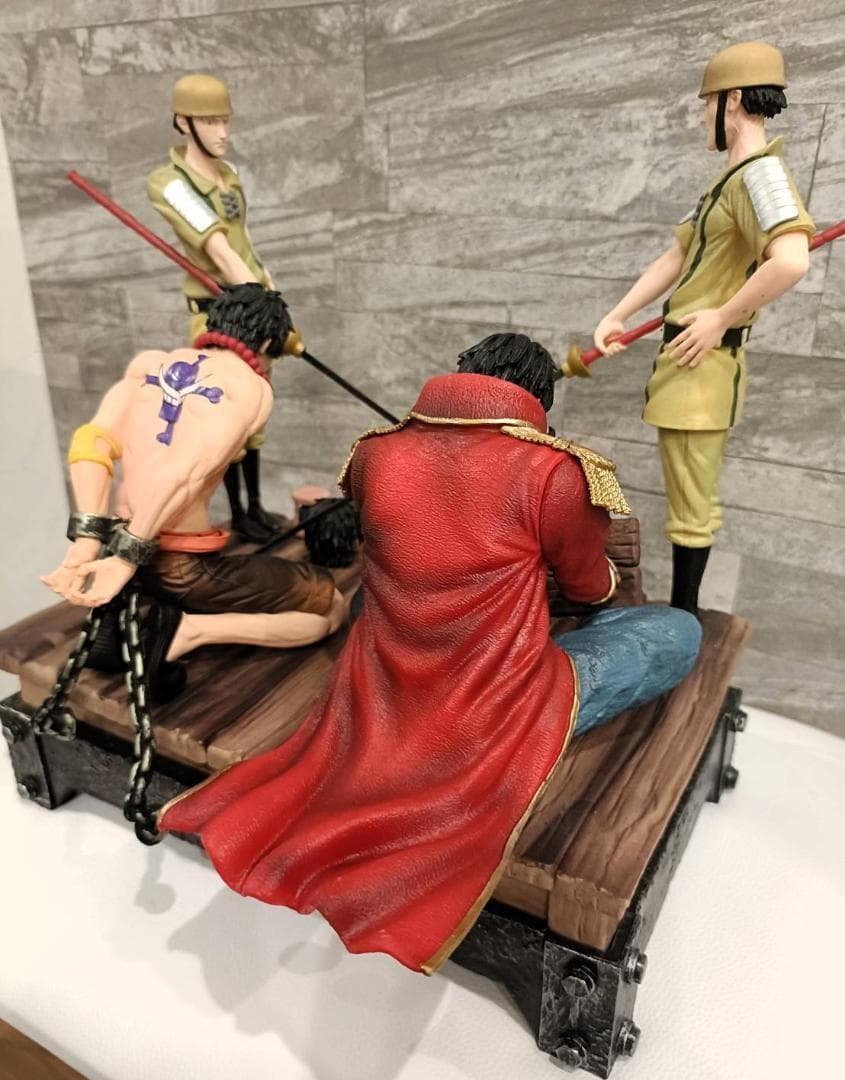 【激稀】ワンピース　ロジャー　エース　処刑台　フルセット