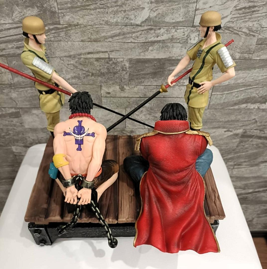 【激稀】ワンピース　ロジャー　エース　処刑台　フルセット