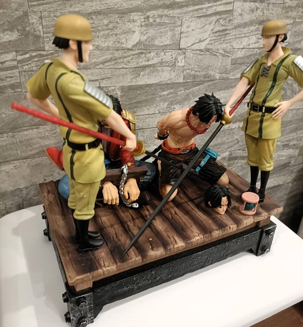 【激稀】ワンピース　ロジャー　エース　処刑台　フルセット