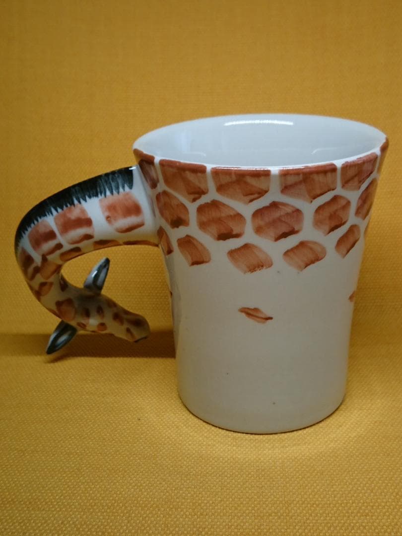 キリン　マグカップ　陶器　オブジェ　置物　インテリア　工芸品　美術品　A1610
