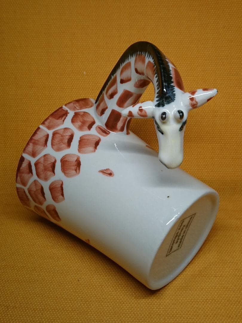 キリン　マグカップ　陶器　オブジェ　置物　インテリア　工芸品　美術品　A1610