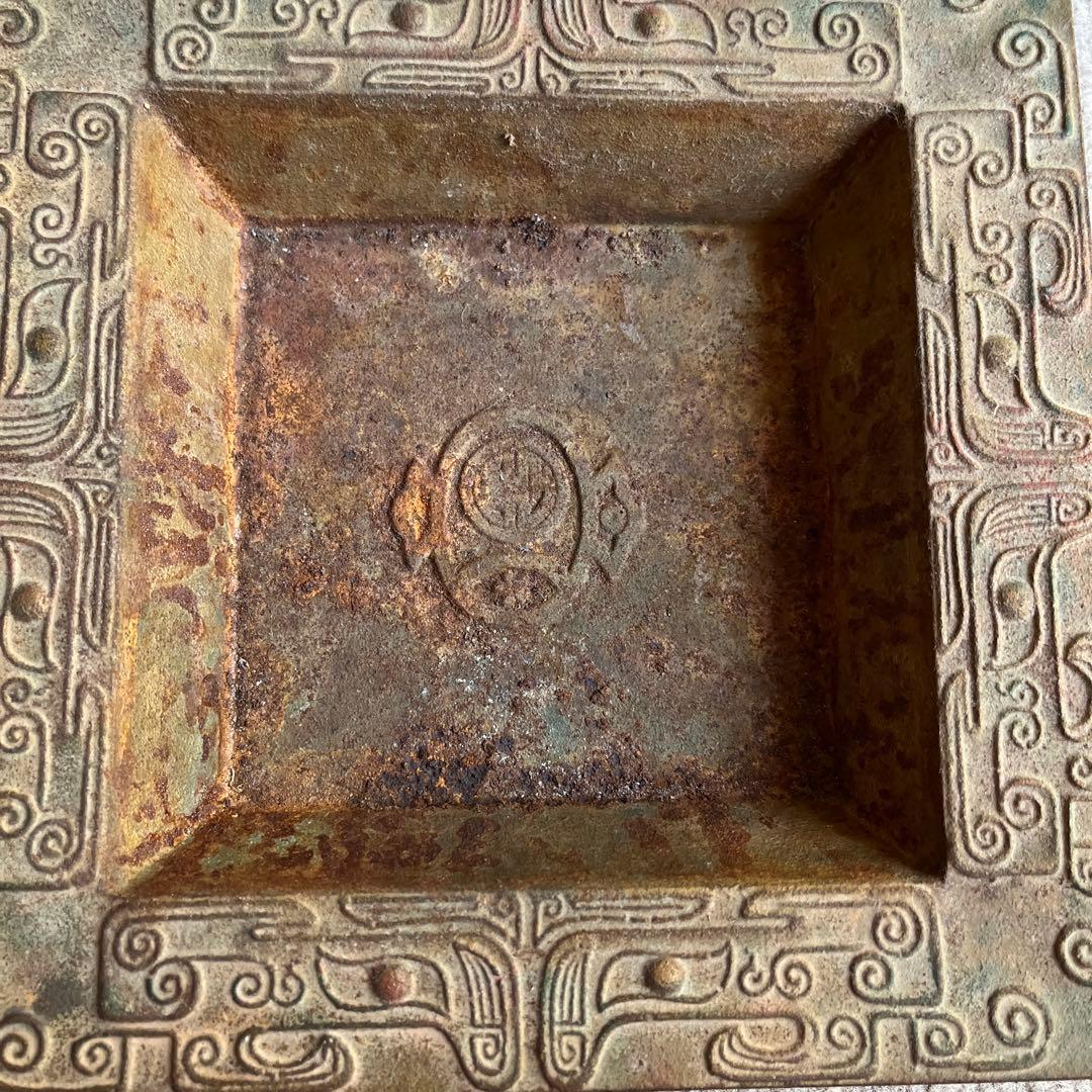 彫刻模様　灰皿　昭和レトロ