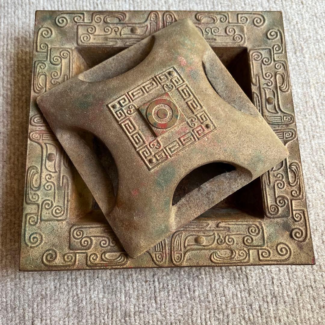 彫刻模様　灰皿　昭和レトロ