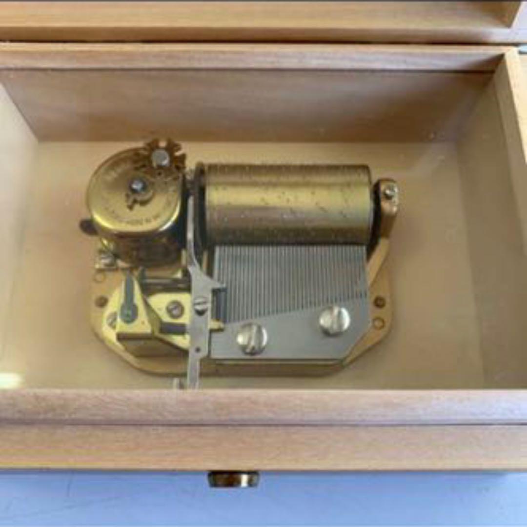 スイス製　リュージュアンテークオルゴール