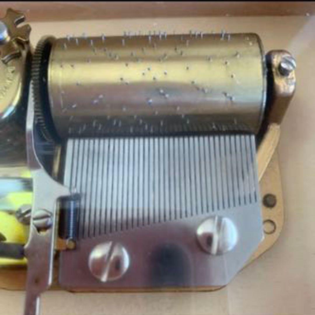 スイス製　リュージュアンテークオルゴール