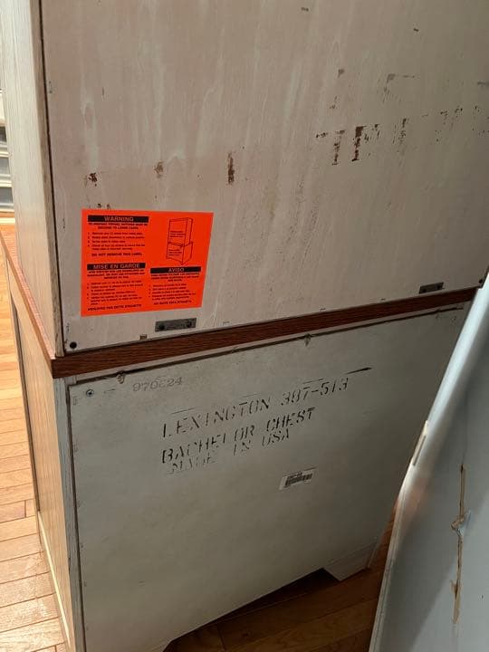 Lexington社の飾り棚、本棚①