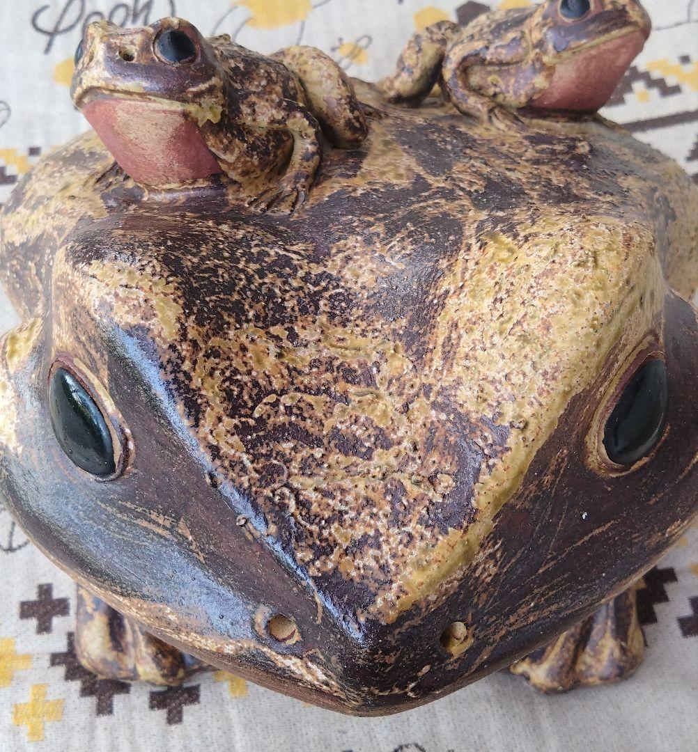 [A☆品]　信楽焼 カエル 蛙 親子 背中二匹 陶器 大型 置物　縁起物