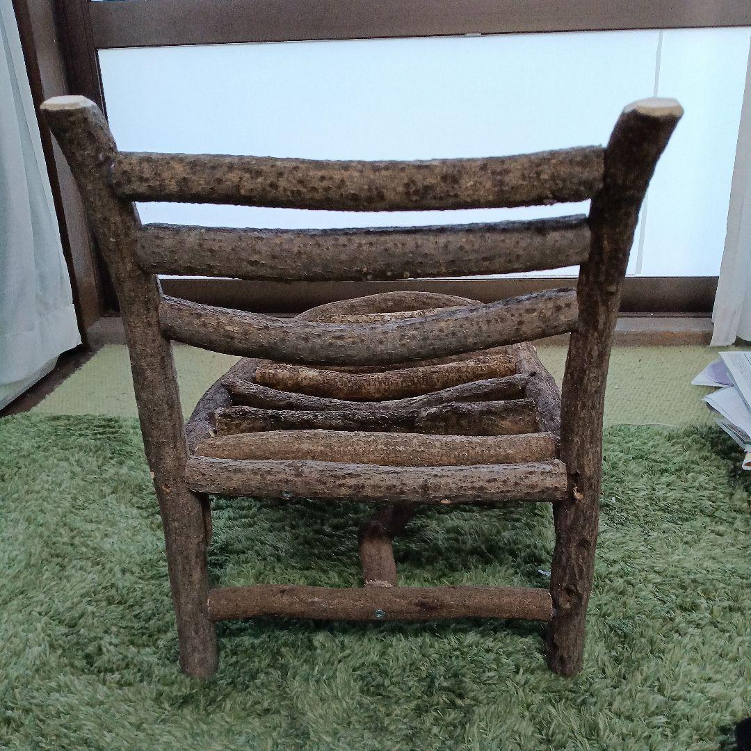 藤の木の枝の椅子　花瓶、陶器など飾り台　手作り