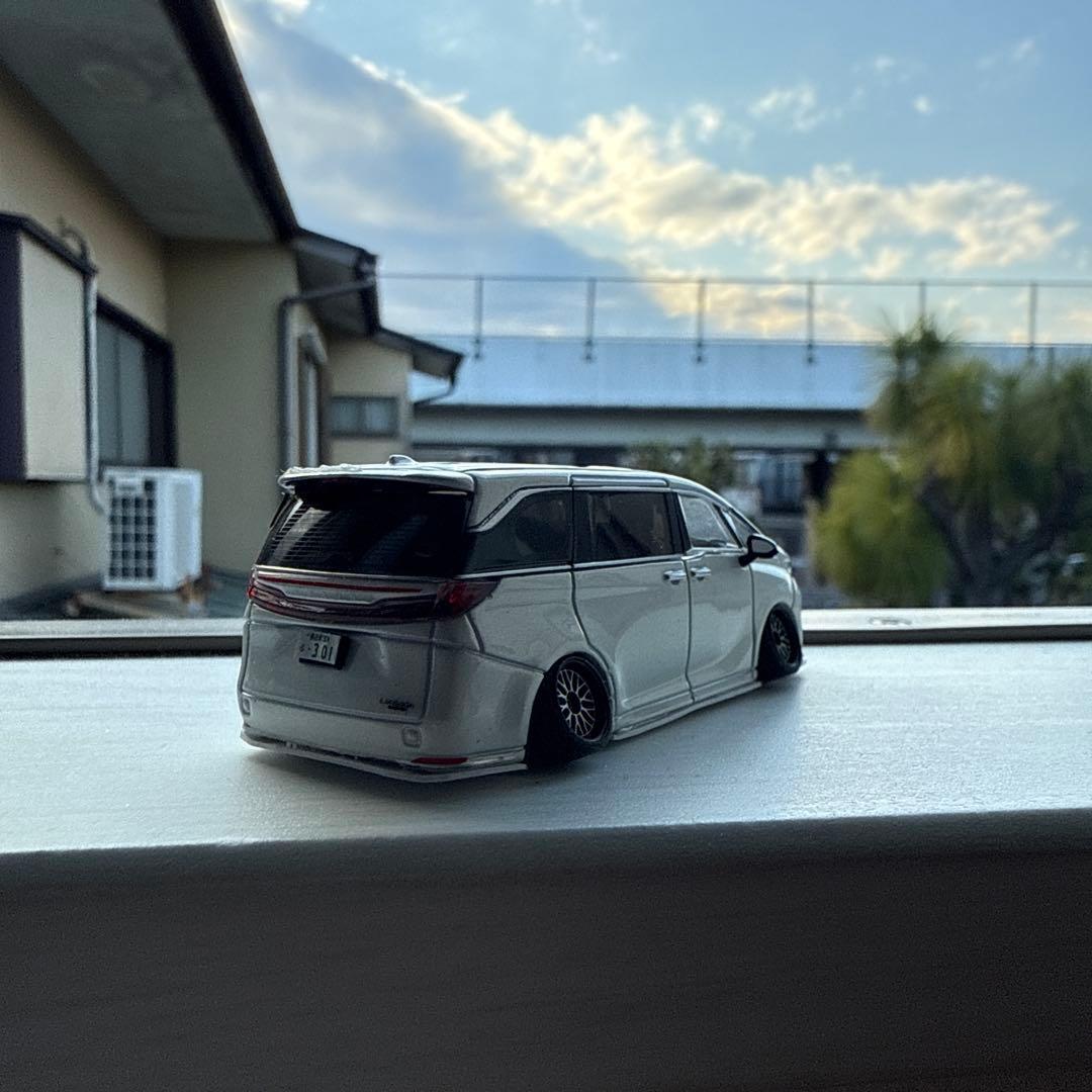 最終価格』ホビージャパン1/64 LEXUS LM ホワイト フルエアロ - メルカリ