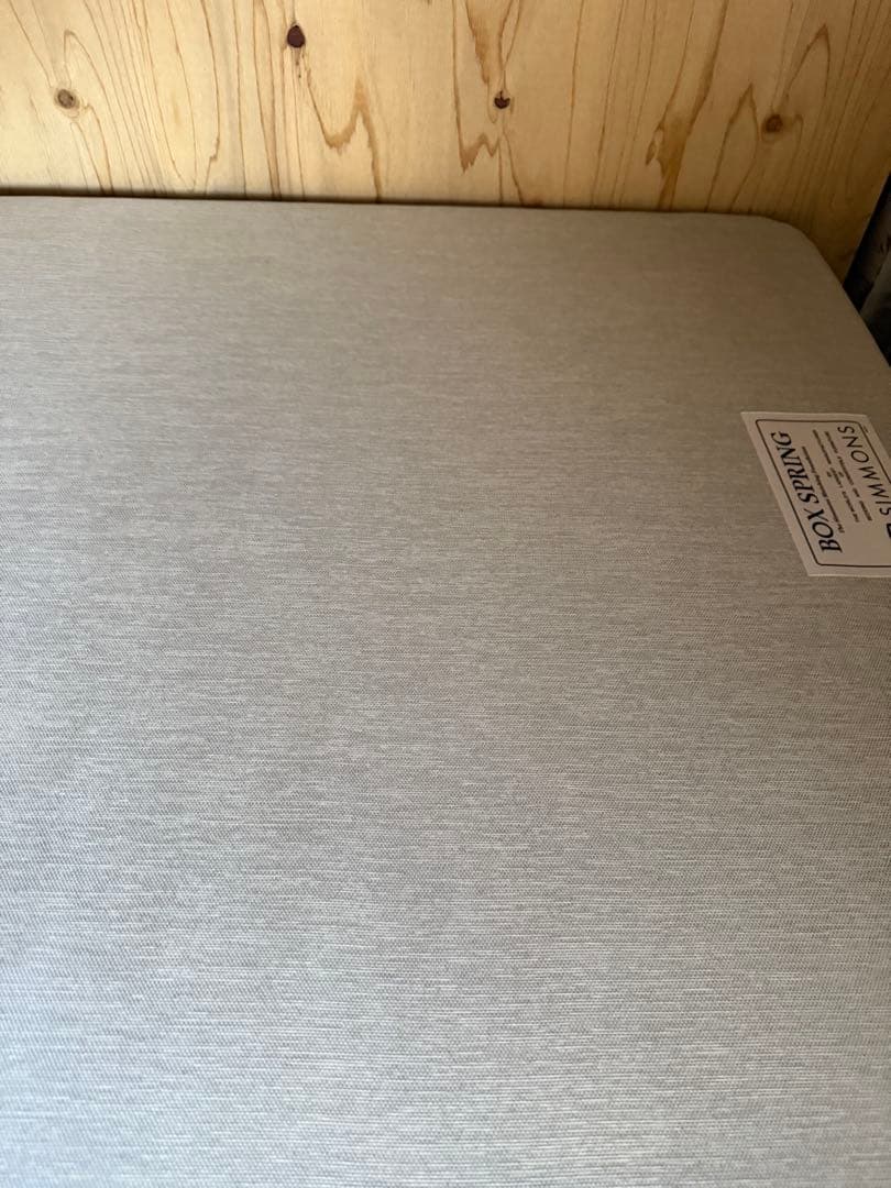 シモンズ　ボックススプリング　シングル2台でクイーンサイズ