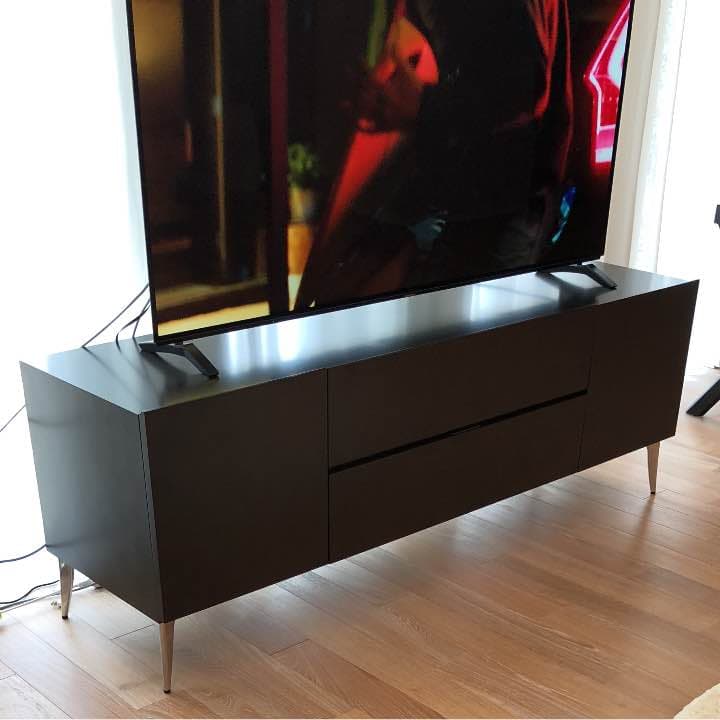 AD COREのテレビ台です！