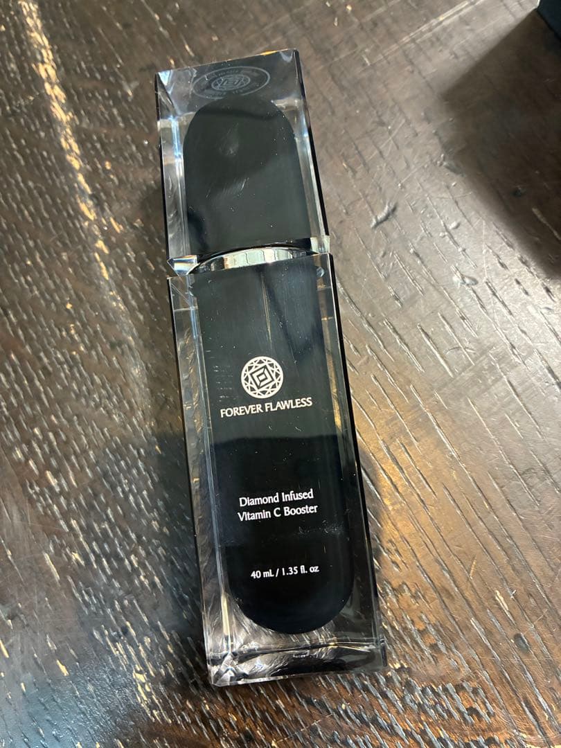 Forever Flawless ダイヤモンド配合ビタミンCブースティングセラム