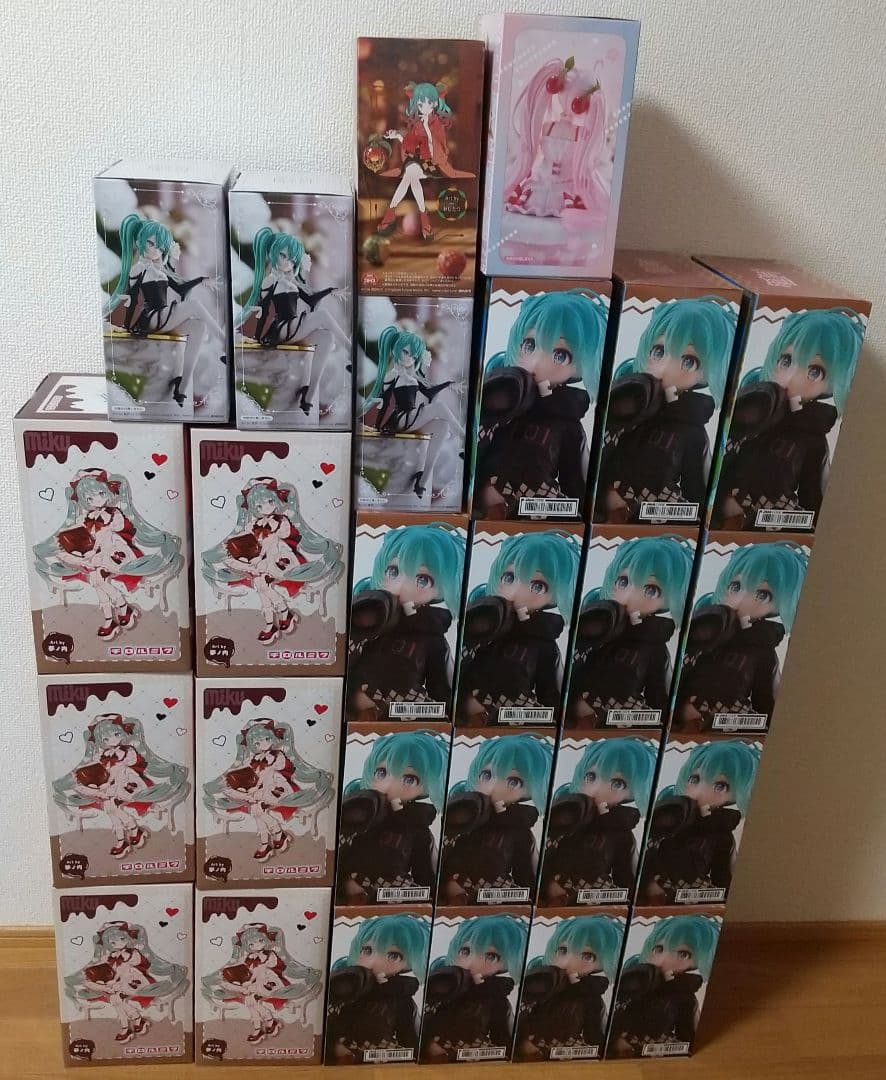 桜ミク 初音ミク フィギュア ぬーどる fashion チロルチョコ 白薔薇