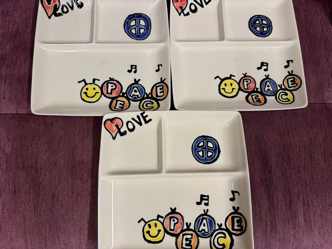 新品　波佐見焼　仕切りプレート　LOVE&PEACE 3枚セット