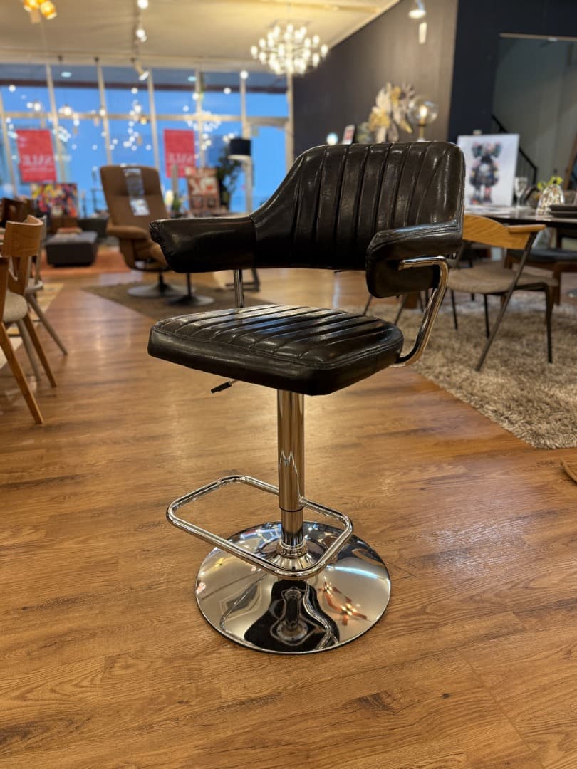 昇降機能付き回転式カウンターチェア