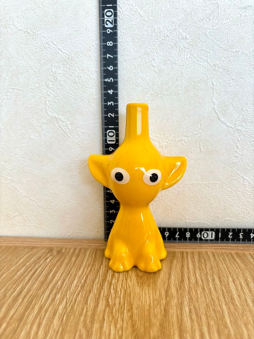 ピクミン 一輪挿し 花瓶 黄色ピクミン - メルカリ