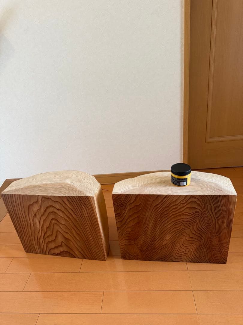 天然杉一枚板最高級杢目のゴツ脚安定テーブル　beeswax塗装仕上げ‼️