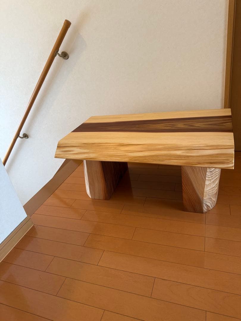 天然杉一枚板最高級杢目のゴツ脚安定テーブル　beeswax塗装仕上げ‼️